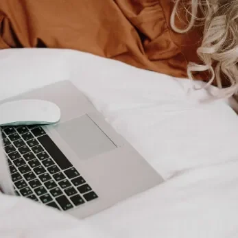 Woman-Blond-With-Laptop